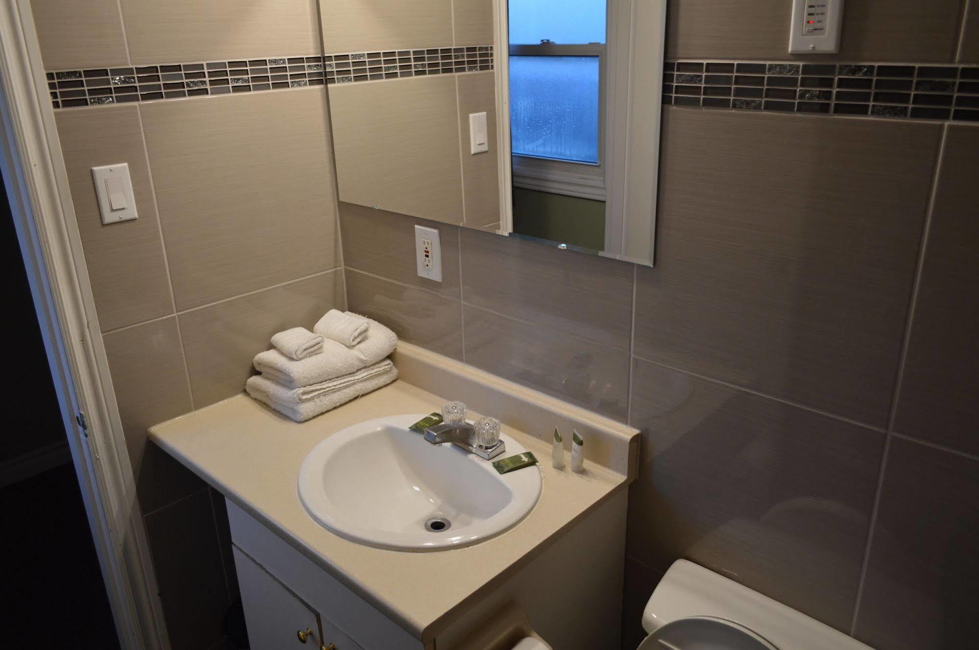 Kitchener Motel Dış mekan fotoğraf